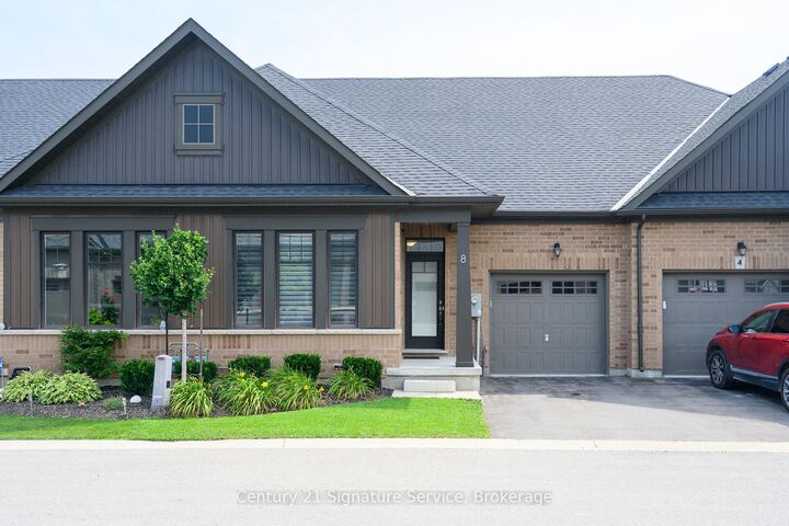 Property Photo: 8 Cosmopolitan Common E ON L2M 0B8