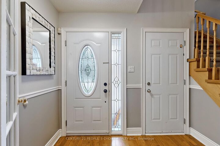 Photo de la propriété: 1160 Windsor Hill Boulevard ON L5V 1N9