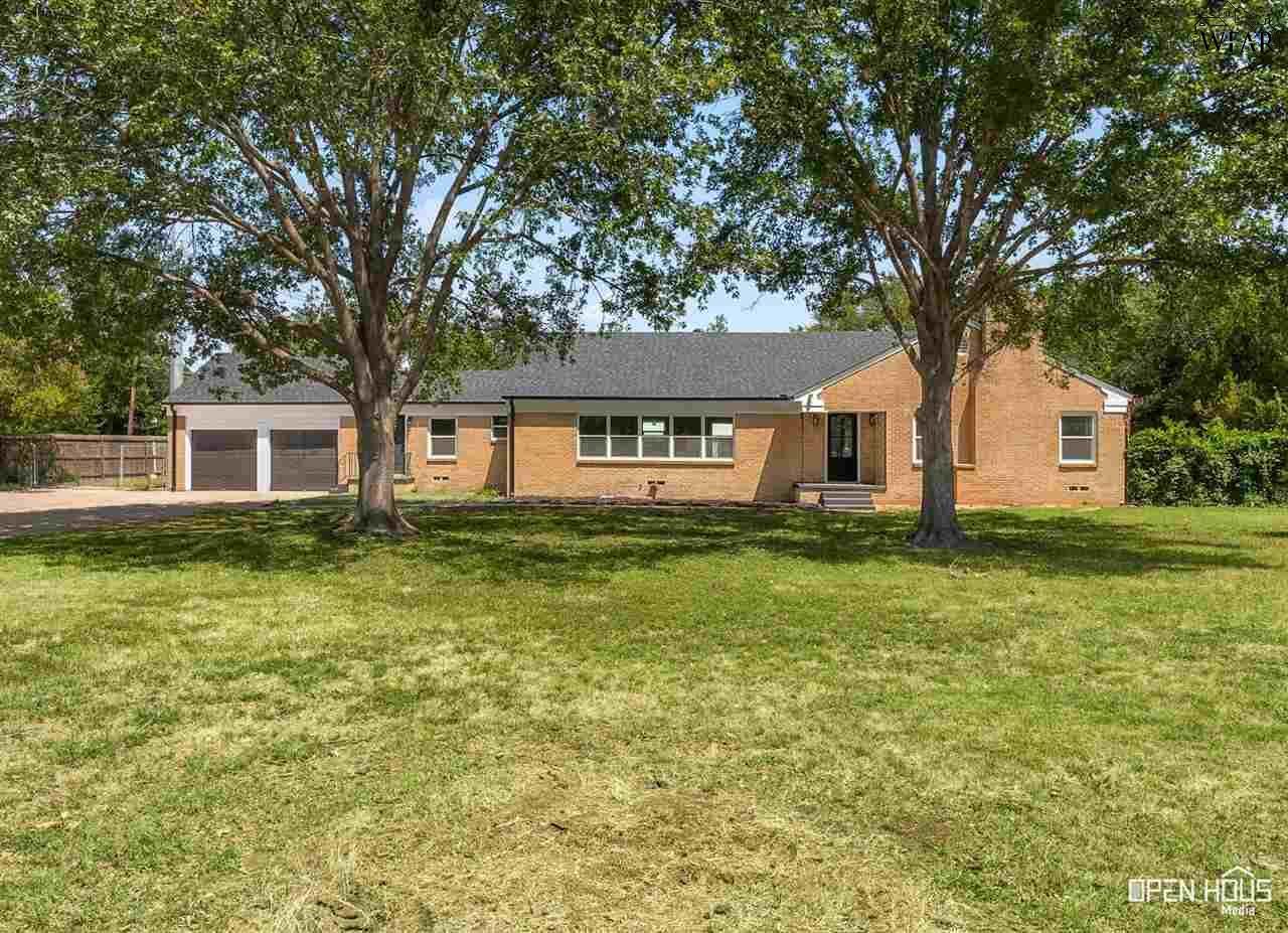 Property Photo: 3712 Kessler Boulevard TX 76309