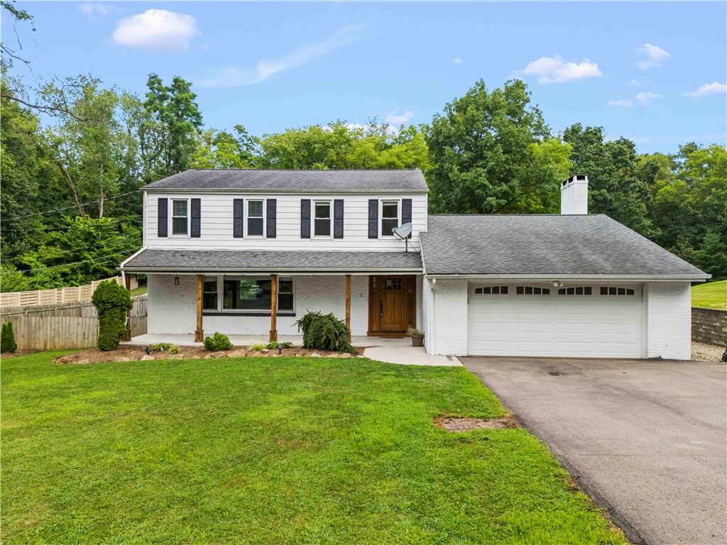 Property Photo:  209 Robinhood Ln  PA 15317 