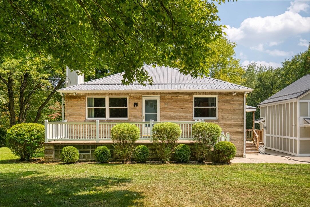 Property Photo:  492 Center Grange Road  PA 15061 