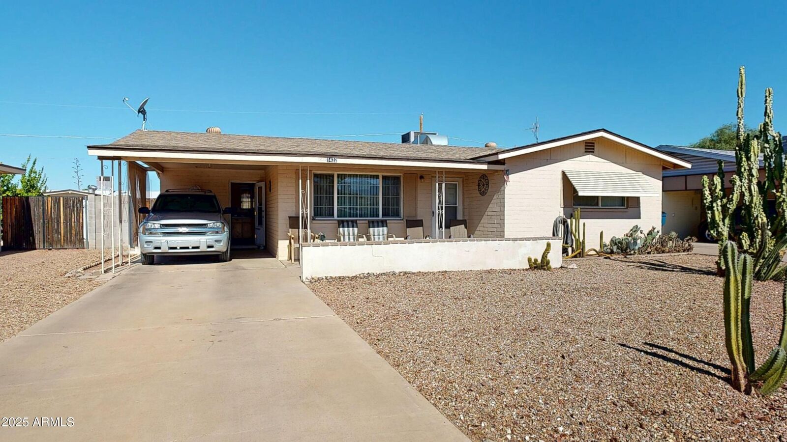 Property Photo:  1432 S Lawther Drive  AZ 85120 