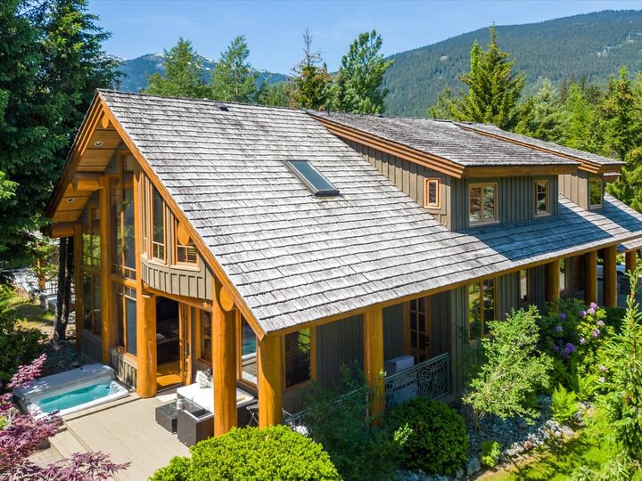 8148 Muirfield Crescent — photo 1