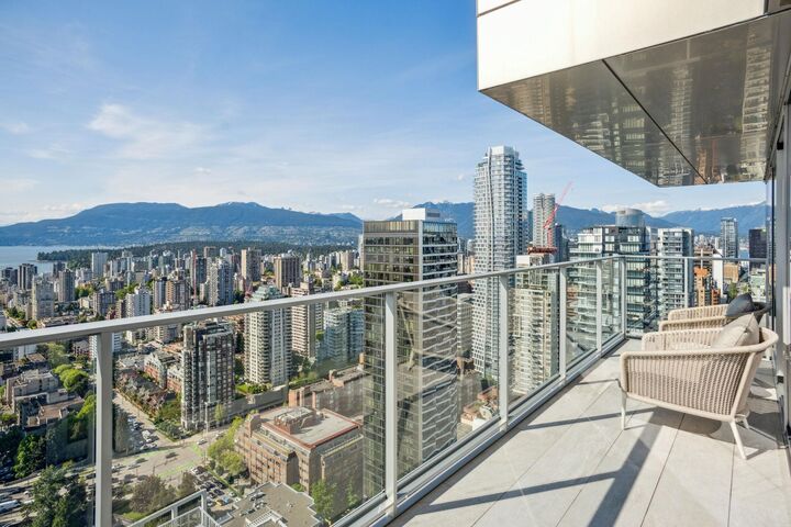 Property Photo:  1480 Howe Street 4903  BC V6Z 0G5 