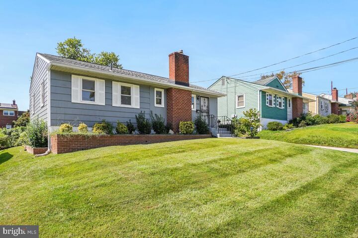Property Photo: 1409 Torrey Place MD 20782