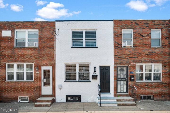 Property Photo:  914 Winton Street  PA 19148 