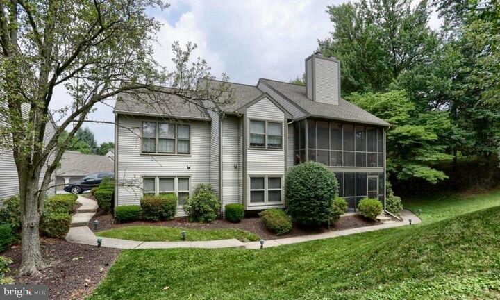547 Roslaire Drive  Hummelstown PA 17036 photo