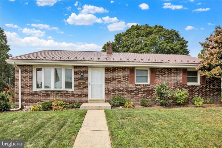 Property Photo:  701 N Grant Street  PA 17078 