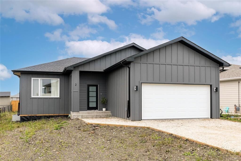 Property Photo: 2 Falcon Bay MB R5H 0B8