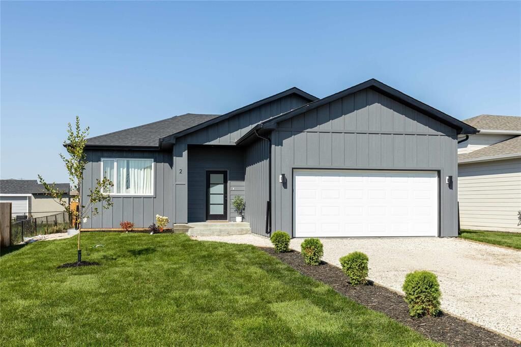 Property Photo: 2 Falcon Bay MB R5H 0B8