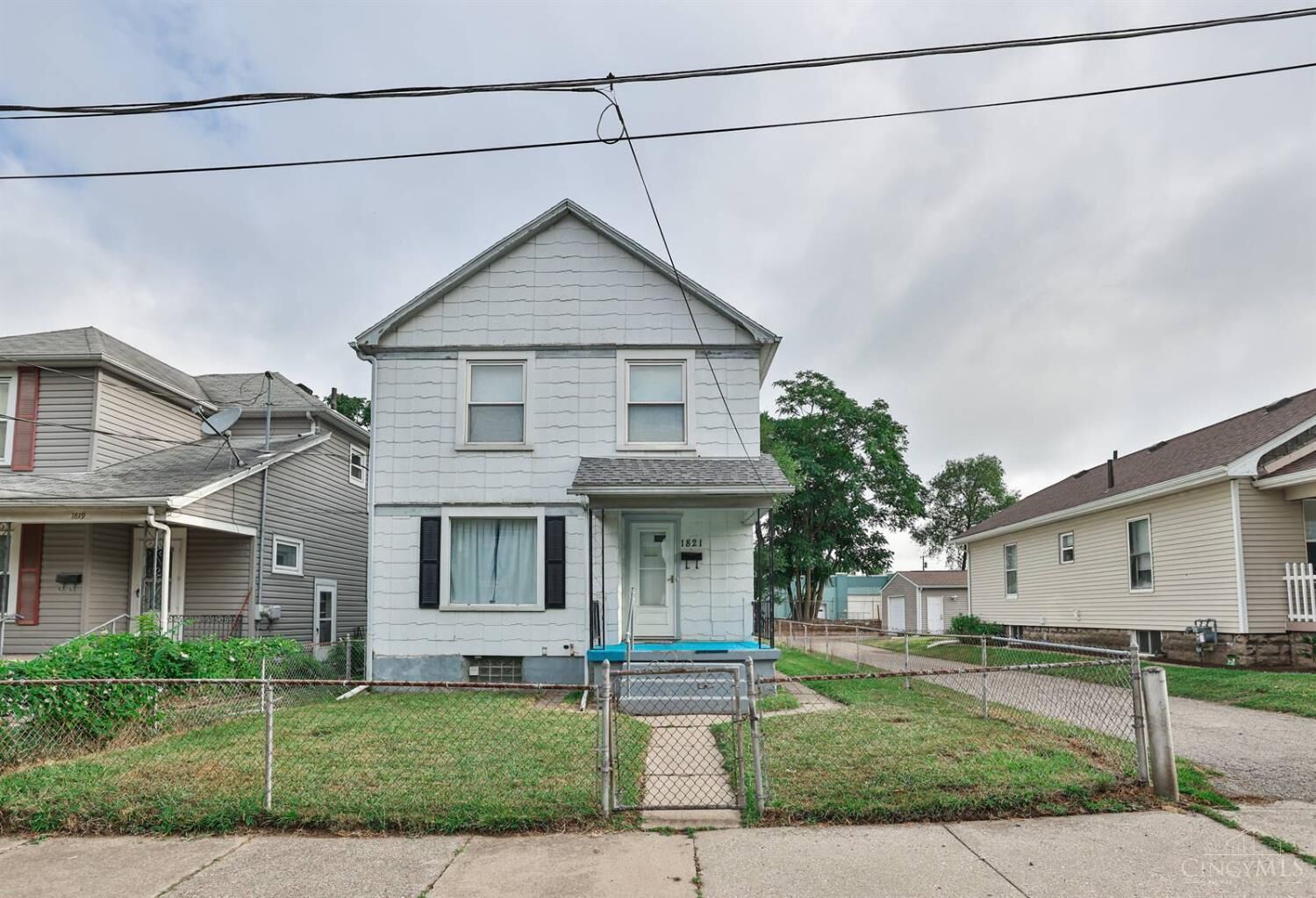 Property Photo: 1821 Clarendon Avenue OH 45042