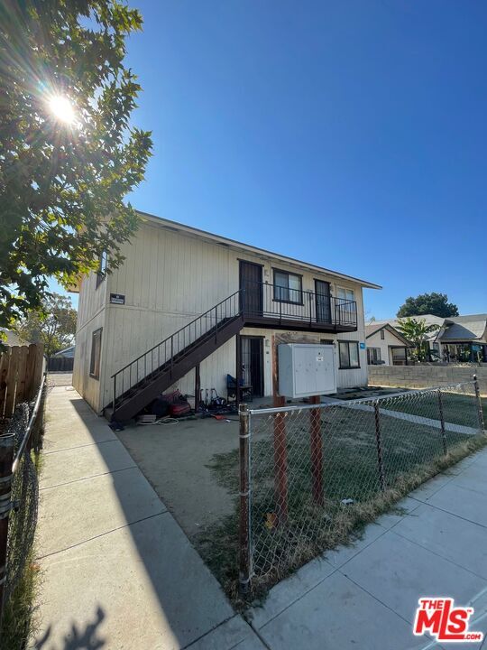 Property Photo:  1817 Blanche St  CA 93304 