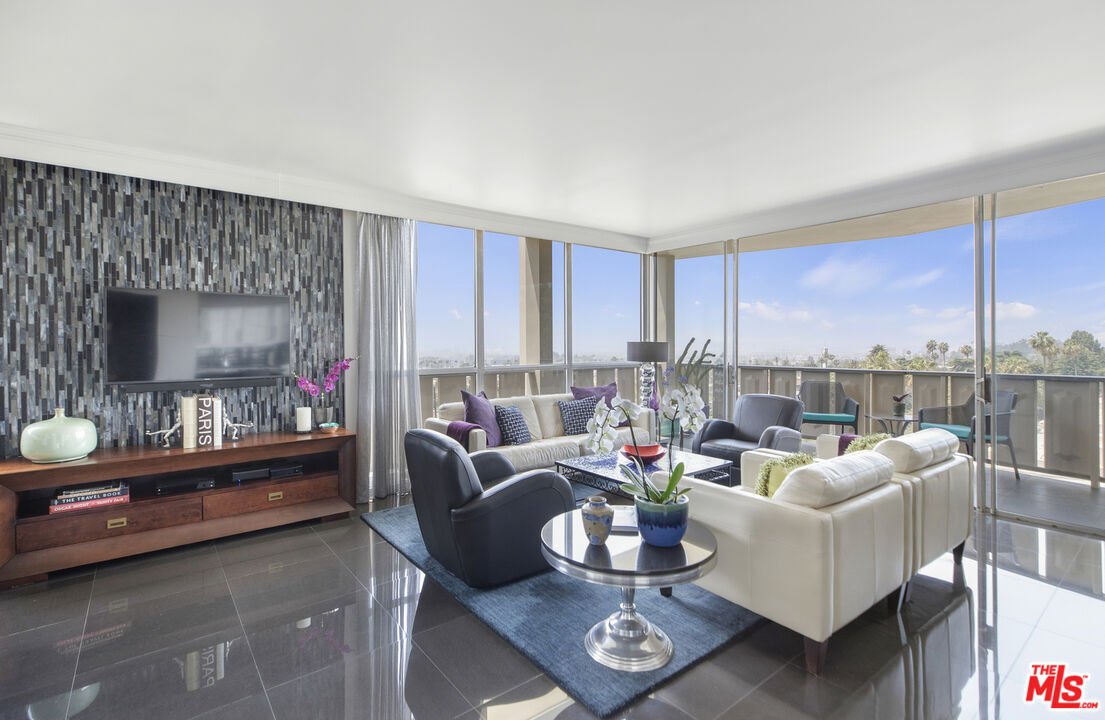 Property Photo:  4455 Los Feliz Blvd  CA 90027 