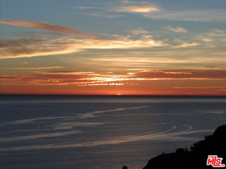 Property Photo:  18434 Coastline Dr  CA 90265 