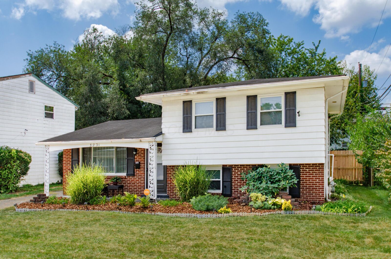 Property Photo:  3231 Bluefield Drive  OH 43207 