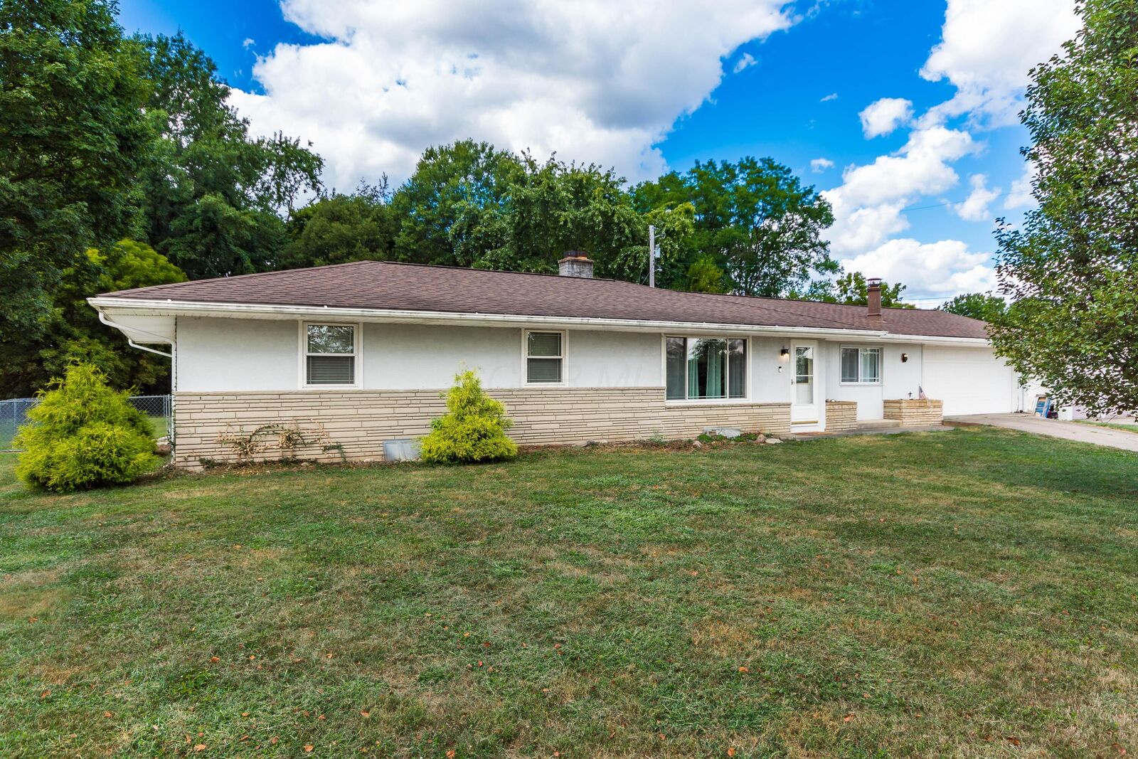 Property Photo:  4875 S Hamilton Road  OH 43125 
