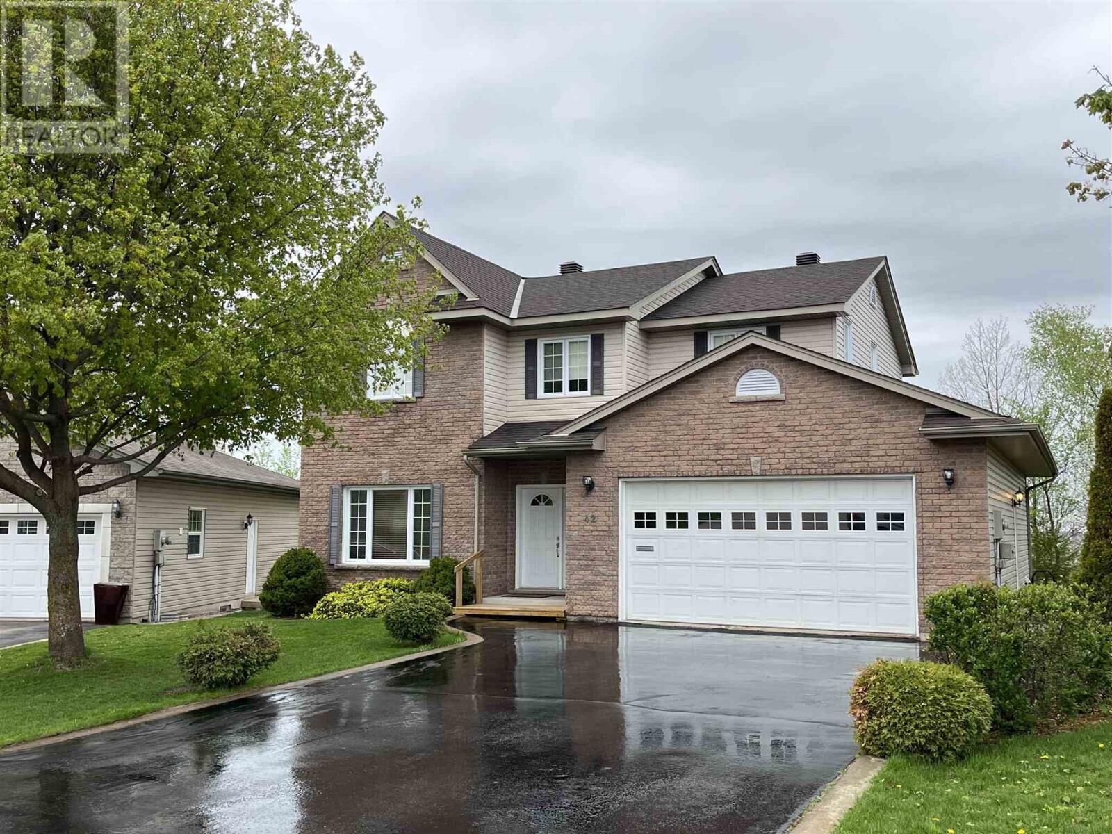 Photo de la propriété:  42 Cody Point Ct  ON P6B 6L8 