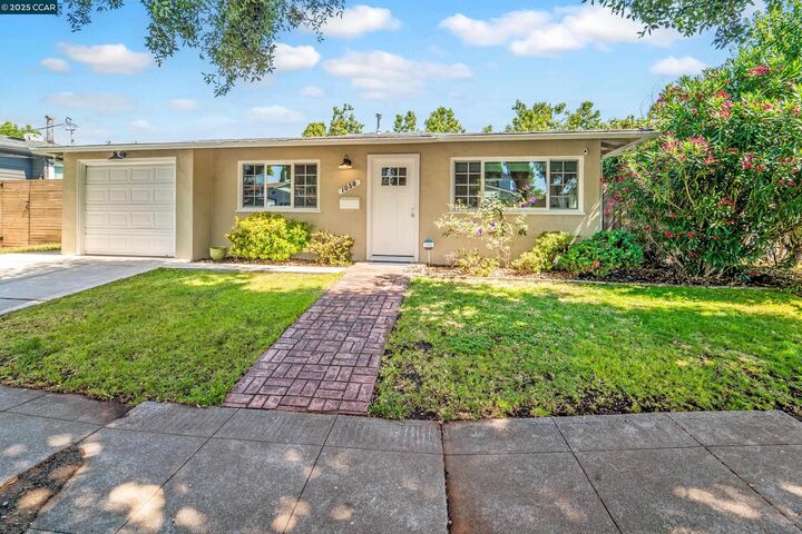 Property Photo:  1058 Victoria Ave  CA 94577 