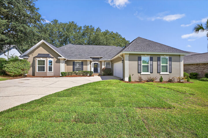 Property Photo:  2805 Sam Snead Court  FL 32579 