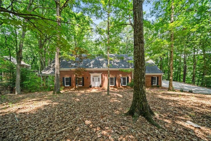 Property Photo:  80 Cliffcreek Trace  GA 30350 