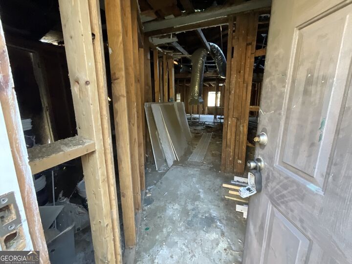 Property Photo: 305 Fairburn Road NW GA 30331