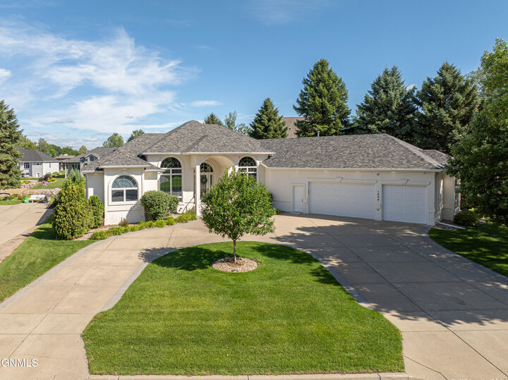 Property Photo:  1506 Galleon Place  ND 58504 
