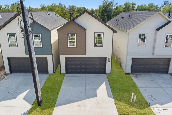 Property Photo: 9946 Lanewell TX 77029