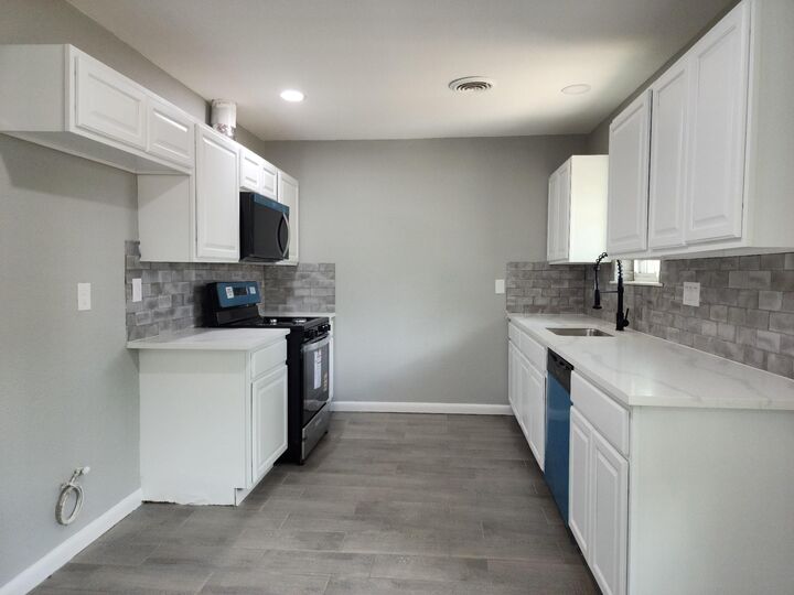 5914 Newquay Street  Houston TX 77085 photo