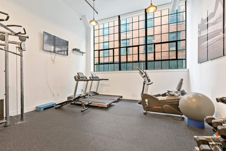 Property Photo:  170 Lafayette St 2E  NJ 07304 