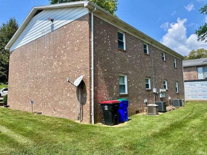 Property Photo: 718 Village Lane IN 47630