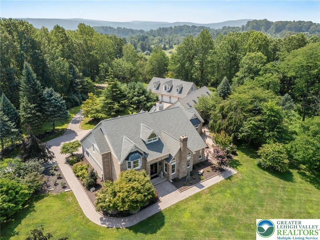 Property Photo:  2630 Eagle Lane  PA 18055 