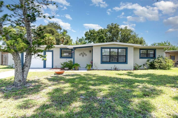 Property Photo:  1104 Greenwood Way  FL 32922 