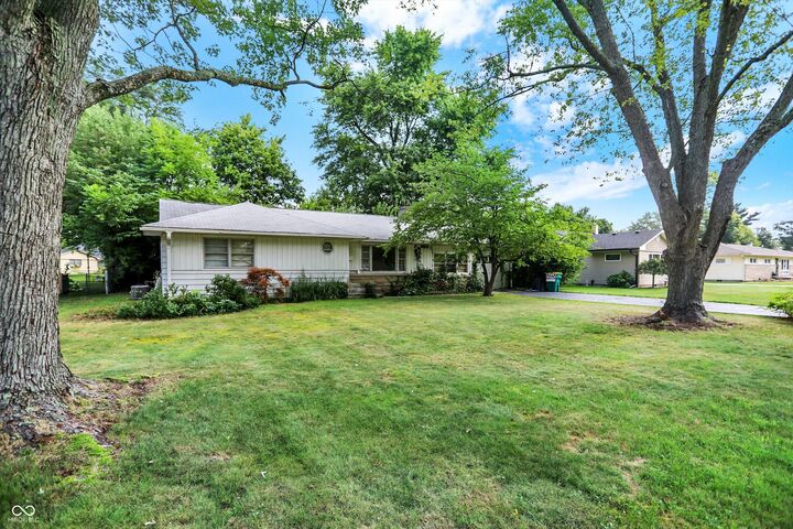 Property Photo:  1120 E Jefferson Street  IN 46131 