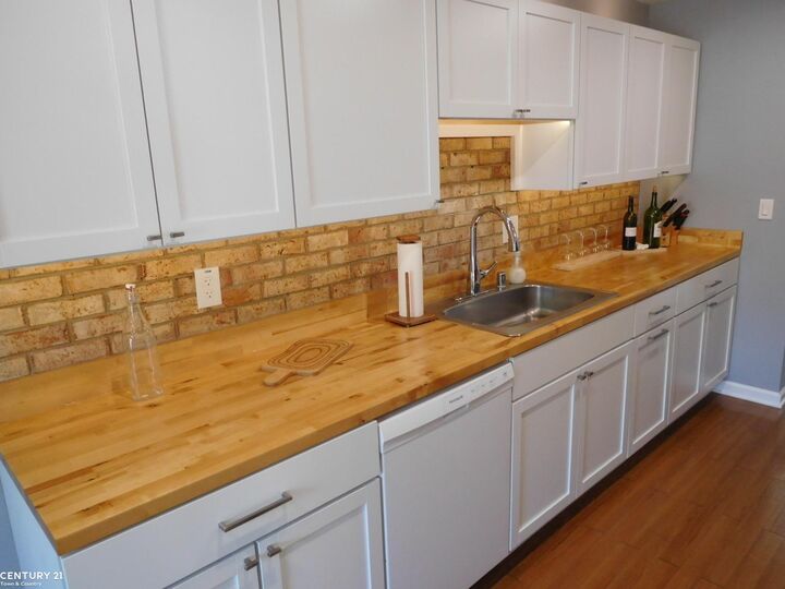 Property Photo: 1437 Lantern Lane 31 12 MI 48306