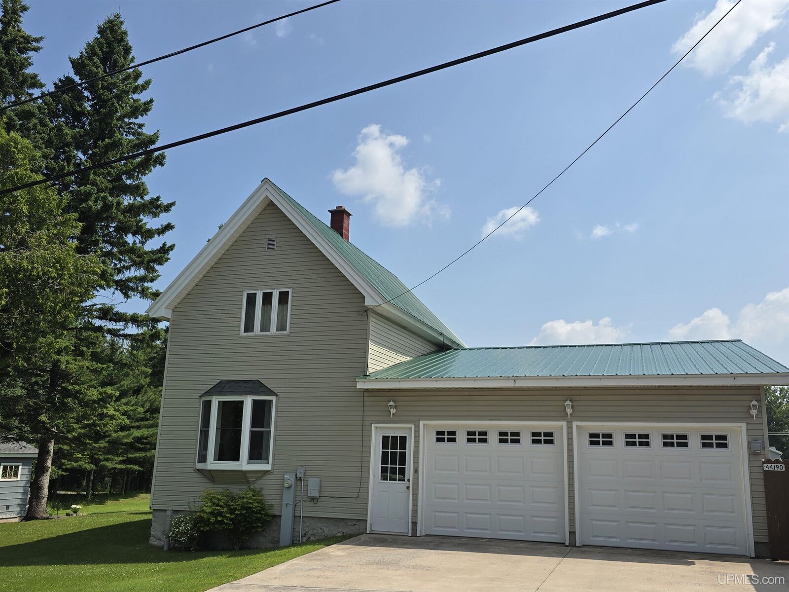 Property Photo:  44190 Eighth Avenue  MI 49905 