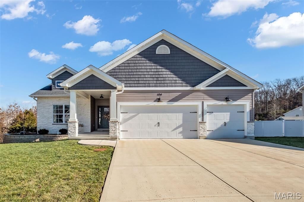 Property Photo: 104 Regency Court MO 63048