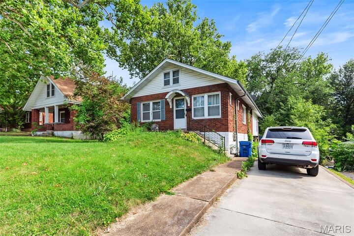 8822 Olden Avenue  St Louis MO 63114 photo