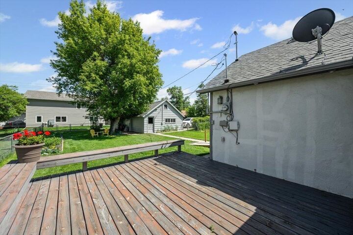 Property Photo:  1404 N 3rd Street  SD 57783 