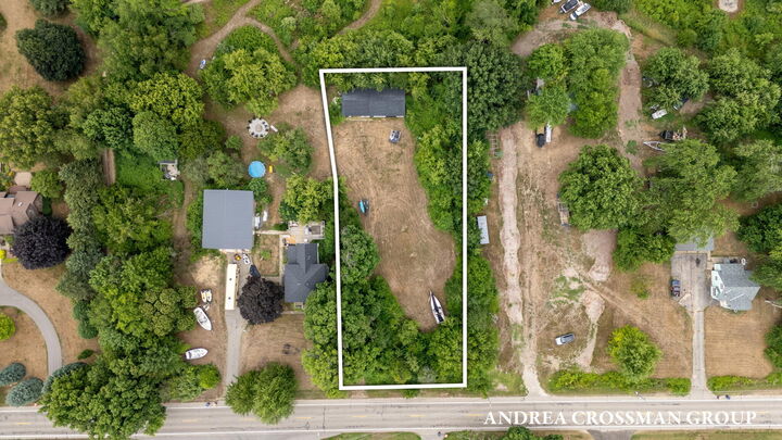 Property Photo:  866 E 24th Street  MI 49423 