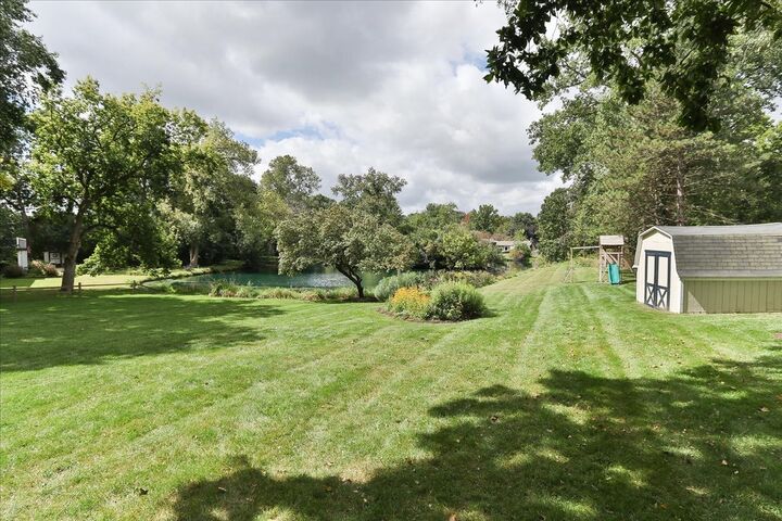 547 Lakeview Court  Bartlett IL 60103 photo