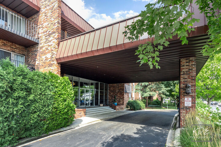 Property Photo:  1041 W Ogden Avenue 2-121  IL 60563 