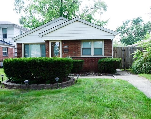 Property Photo: 14704 Edbrooke Avenue IL 60419