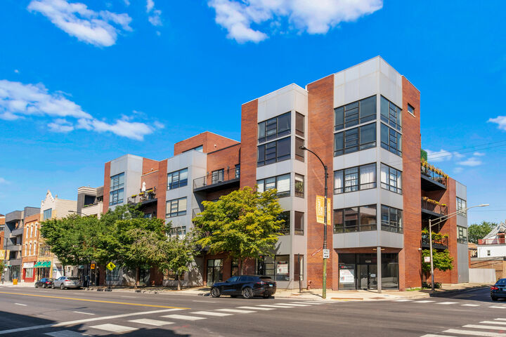 808 N Greenview Avenue 4C  Chicago IL 60642 photo