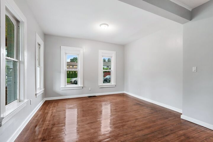 Property Photo: 319 Wabash Street IL 60123