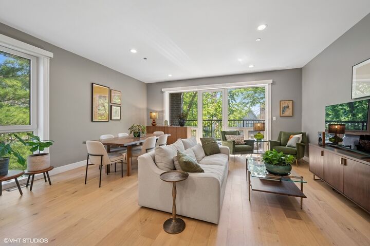 Property Photo: 4932 N Kenmore Avenue 2N IL 60640