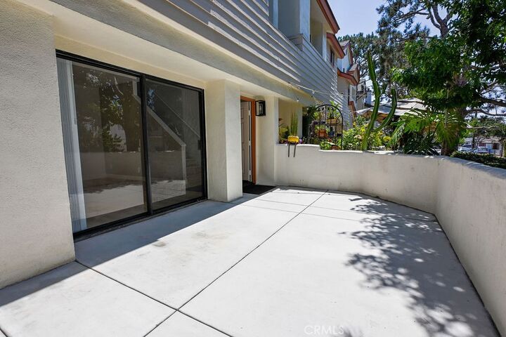 Property Photo:  15111 Freeman Avenue 44  CA 90260 