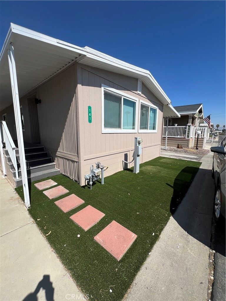 Property Photo:  260 N Lyon Ave 141  CA 92543 