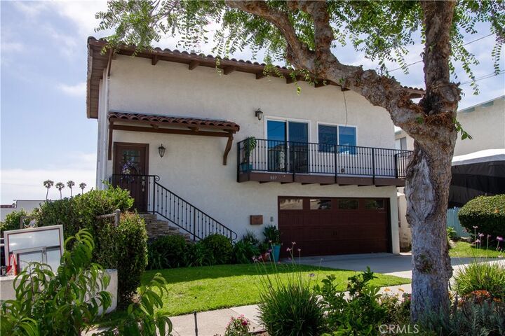 Property Photo:  807 El Redondo Avenue  CA 90277 