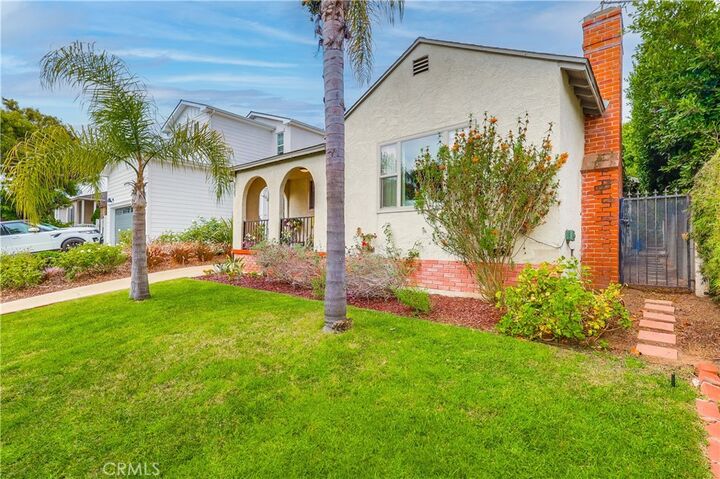 Property Photo: 8309 Regis Way CA 90045
