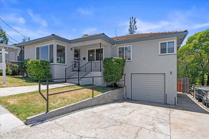 112 College Way  Auburn CA 95603 photo